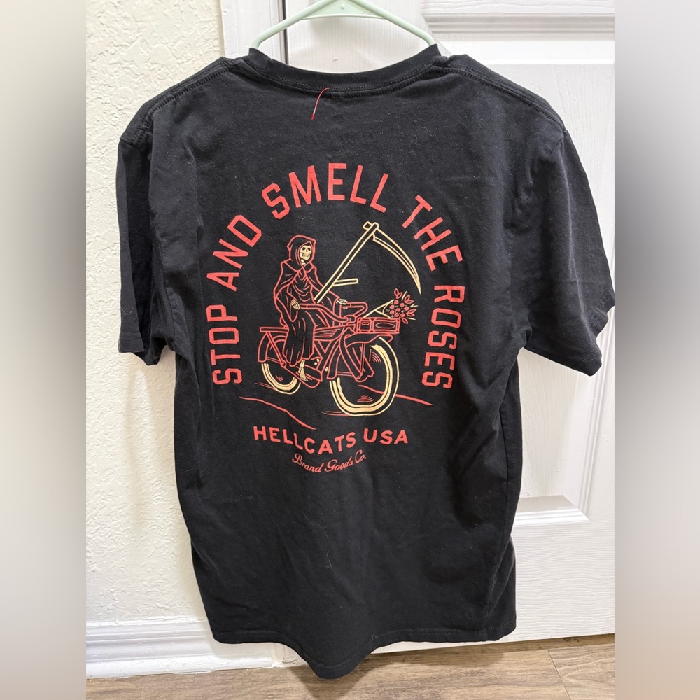 Hellcats stop and smell the roses tee size large